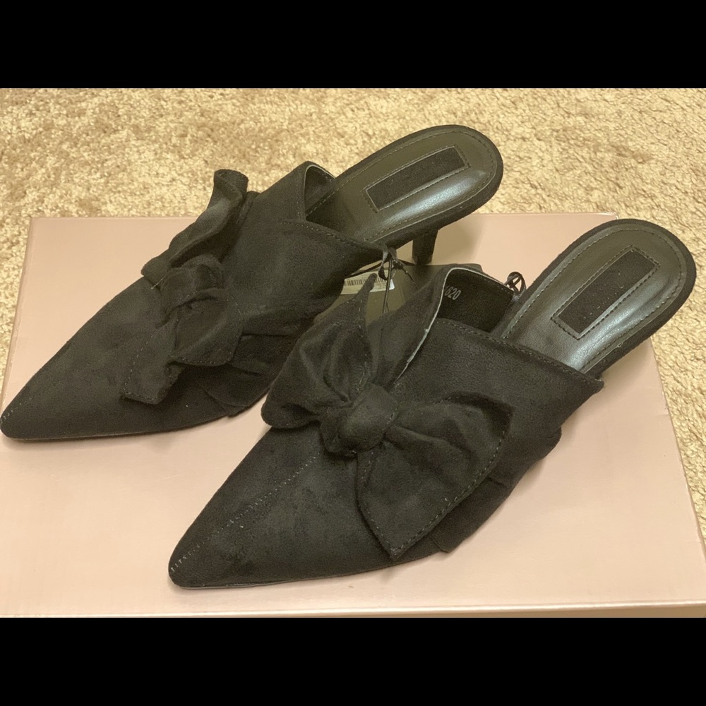 Black mid heels mules. Size 6